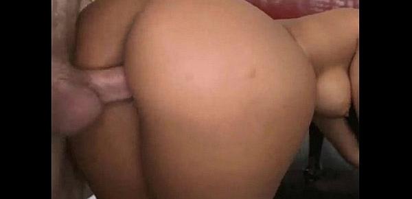 Sexy girl shaking her phat ass for the cam  so sexy